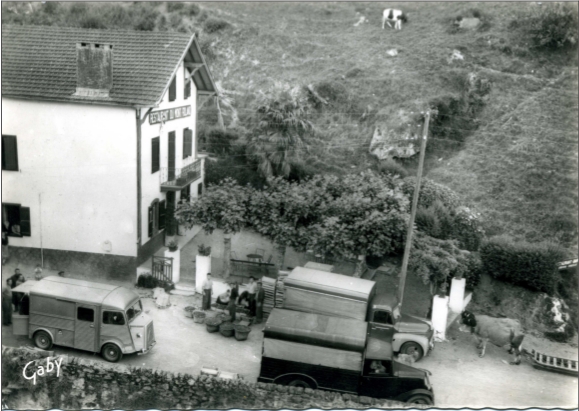Le marché aux cerises du Laxia - Itxassou en 1965